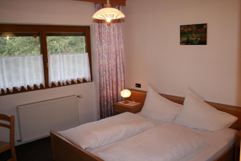Gasthof Majestic Bressanone Room photo